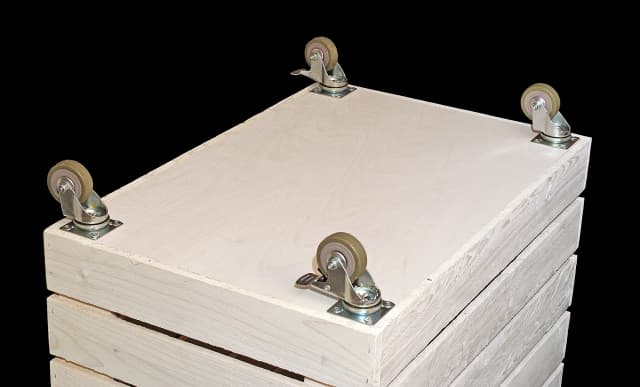 free building box on wheels